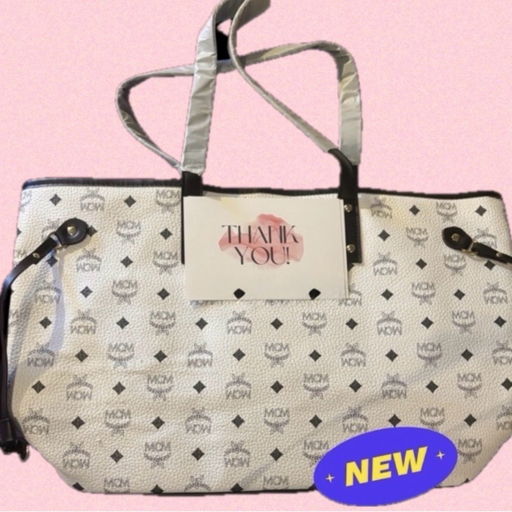 White and Black Women's Tote Bag